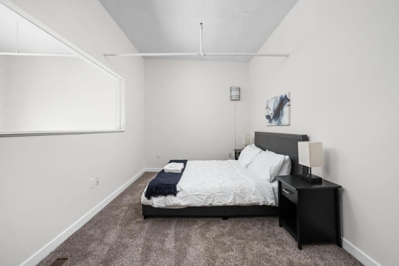 2Br 2Ba In The Block Apartment By Cozysuites Indianapolis Exteriör bild